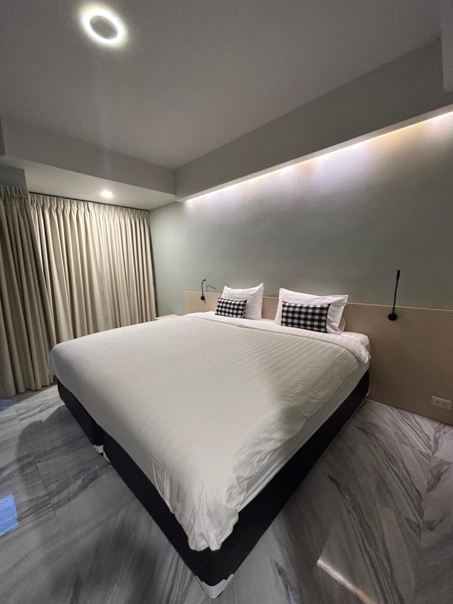 Baan Thanakul Residences Samut Prakan Exterior photo