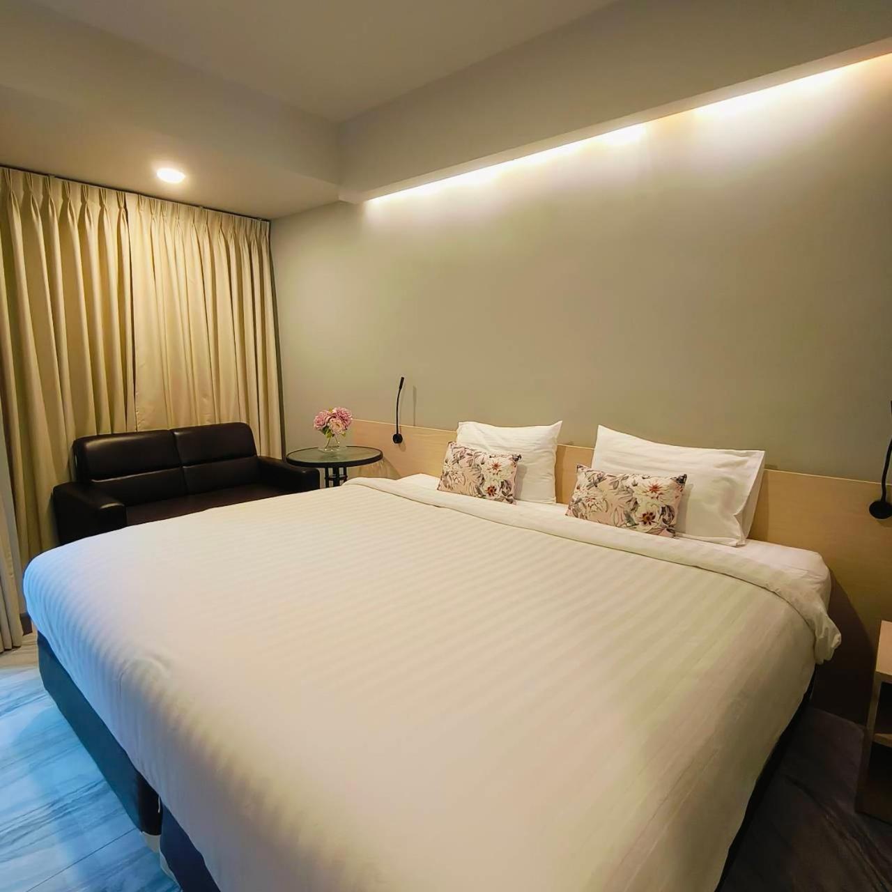 Baan Thanakul Residences Samut Prakan Exterior photo